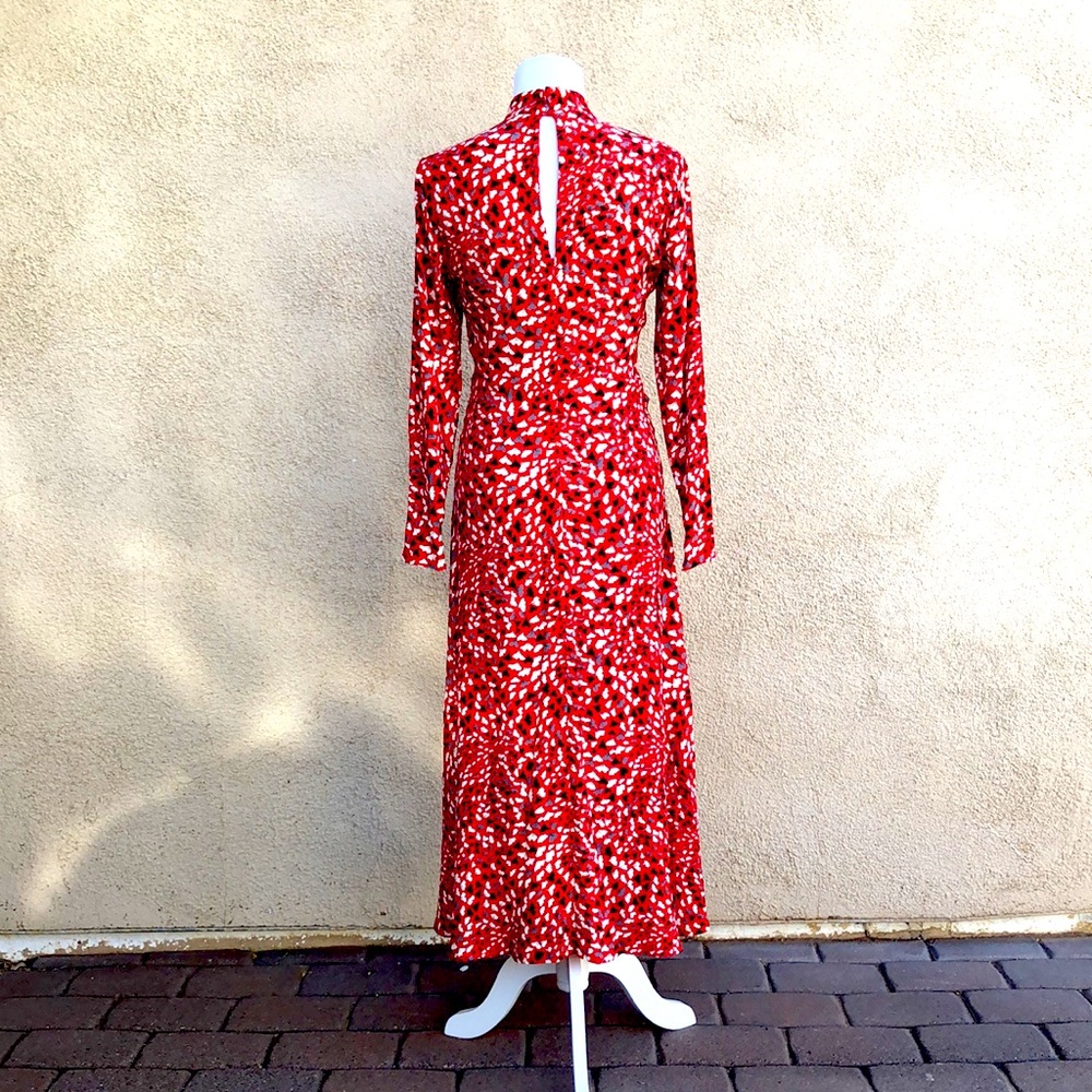 EXQUISE MIDI DRESS - Picture 5 of 16